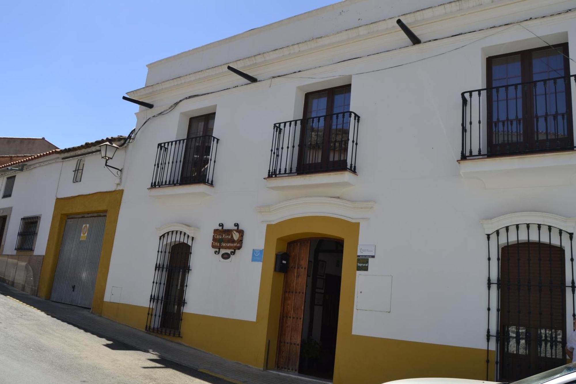 Casa Rural Tita Sacramento Hornachos エクステリア 写真